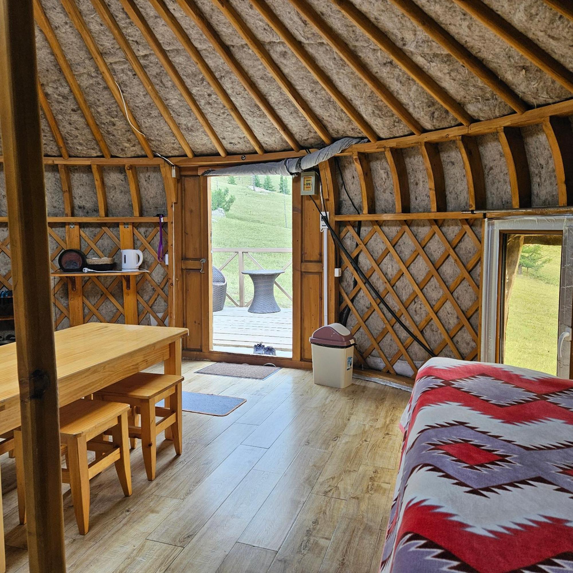 Apache Eco Camp, Terelj Nationalpark Mongolia Hotel Bayan Bulagiin Hural Exterior photo